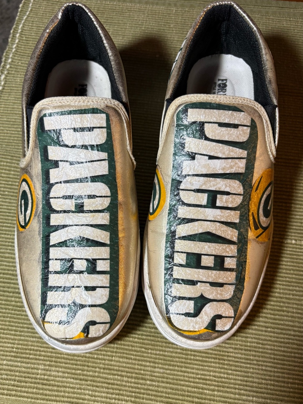 Forever Packers Slip-On Shoes - White/Green/Gold - size 6.5/7
